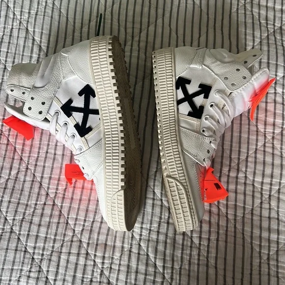 Off- White c/o Virgil Abloh Off Court 3.0 Top Sneaker - Picture 5 of 13